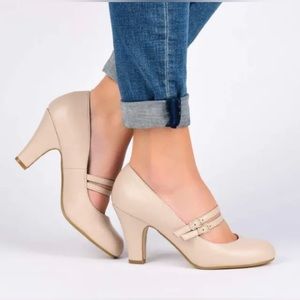 Journee Collection Windy Nude Mary Jane Heels Vegan 7M Round Toe Retro Pumps New